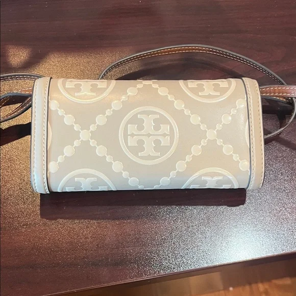 Tory Burch Cream and Tan Tote Bag with Wallet - Picture 16 of 16